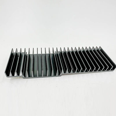 Commande numérique par ordinateur en aluminium faite sur commande de radiateur usinant la LED allumant le radiateur de panneau de carte PCB