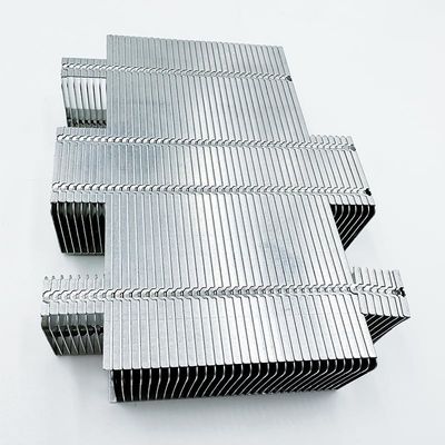 Les pièces de usinage adaptées aux besoins du client de commande numérique par ordinateur cuivrent les ailerons en aluminium de radiateur pour l'unité centrale de traitement