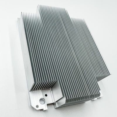 Radiateurs en aluminium de usinage faits sur commande de pièces de commande numérique par ordinateur pour le transit de rail