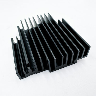 Le rail transitent les pièces de usinage de commande numérique par ordinateur a adapté l'aileron/radiateur aux besoins du client en aluminium de radiateur