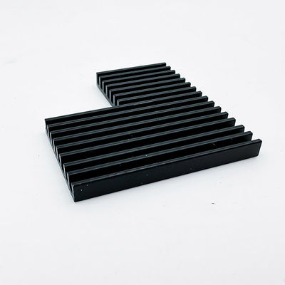 Les pièces de usinage en aluminium de commande numérique par ordinateur noircissent le radiateur anodisé pour la serre chaude plantant des lumières de LED