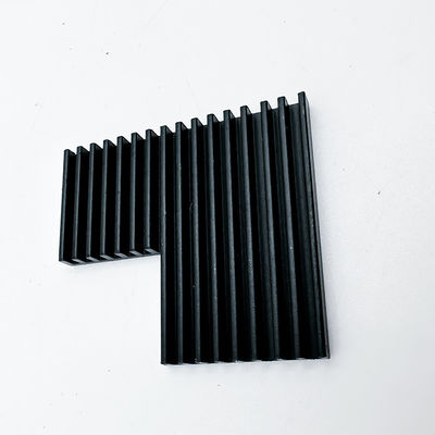 Les pièces de usinage en aluminium de commande numérique par ordinateur noircissent le radiateur anodisé pour la serre chaude plantant des lumières de LED