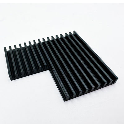 Les pièces de usinage en aluminium de commande numérique par ordinateur noircissent le radiateur anodisé pour la serre chaude plantant des lumières de LED
